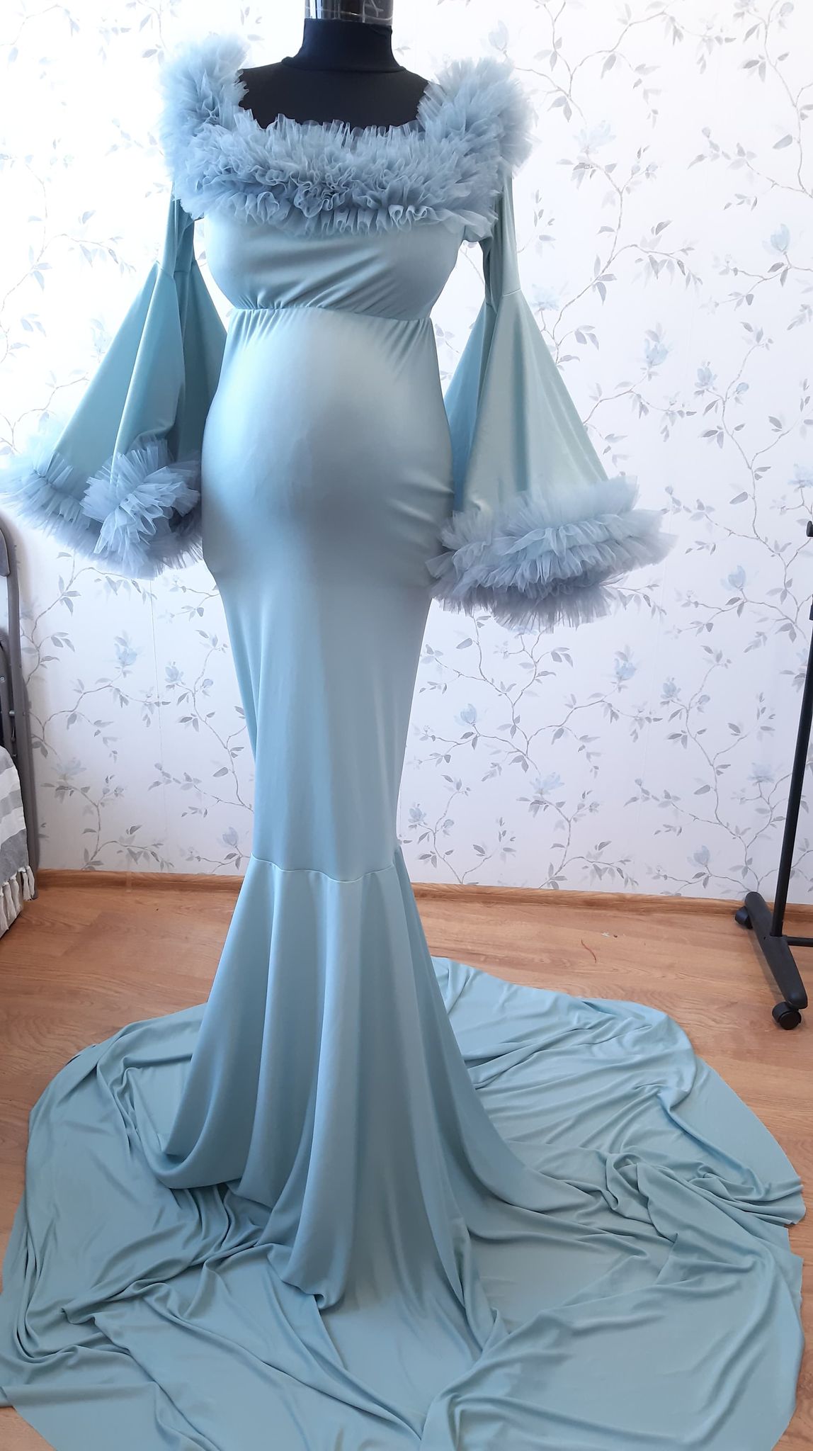 Elegant Maternity Dress for Photoshoot " Winter" PropsandDrops Elegant Maternity Dress for Photoshoot " Winter" PropsandDrops